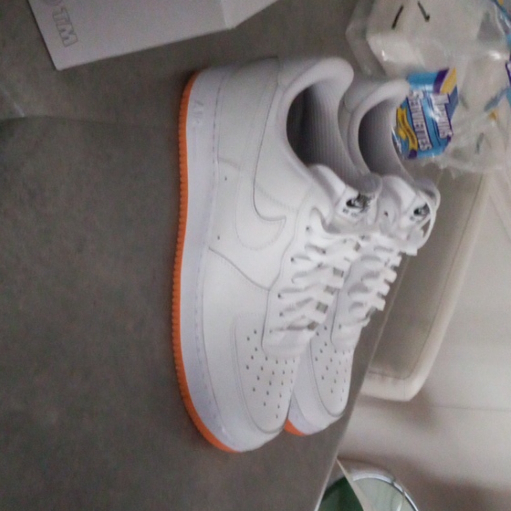 Shoes - Picture 3 of 4